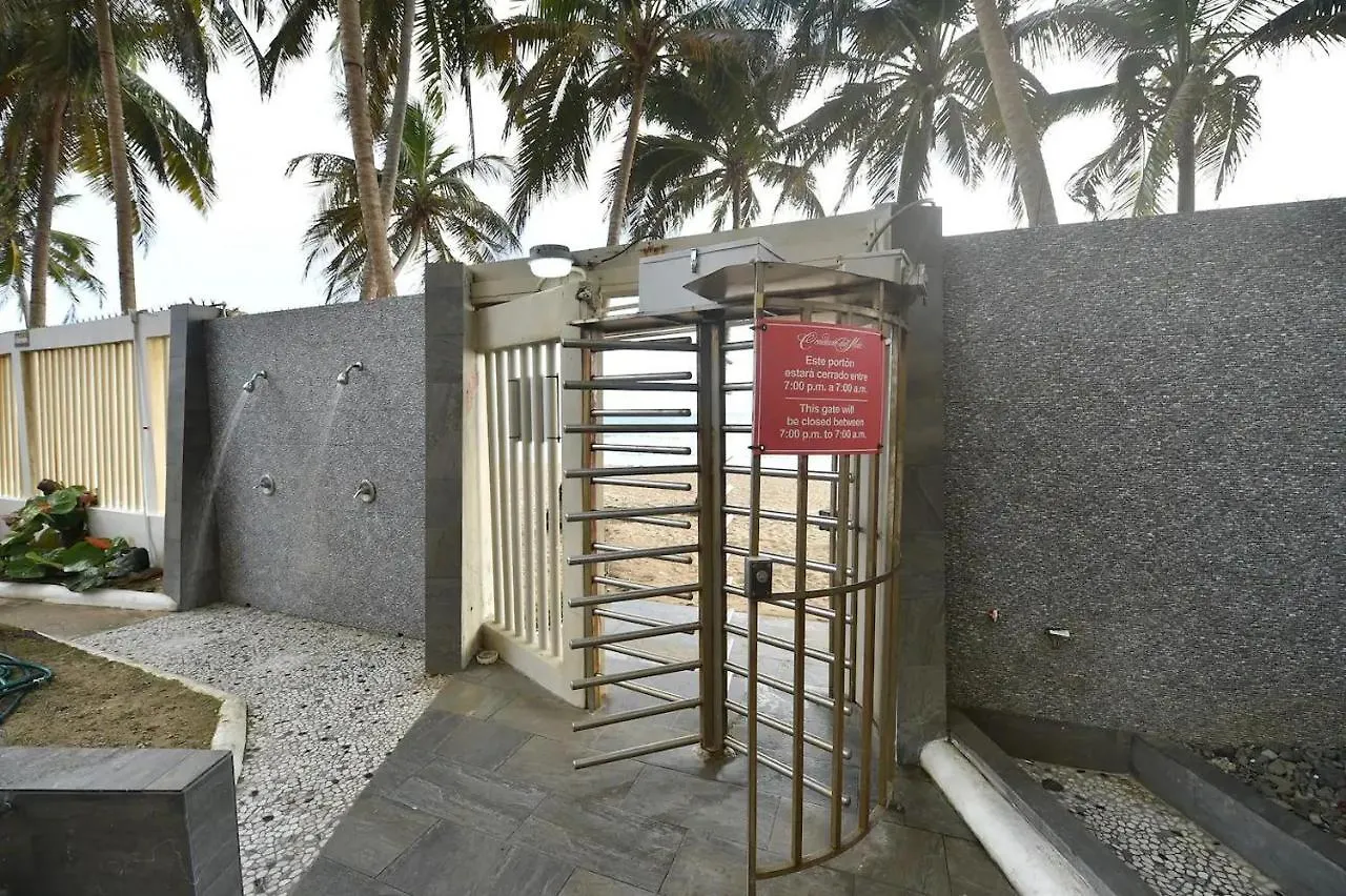 Daire Kasa Ocean Breeze Beachfront Condo Pool San Juan